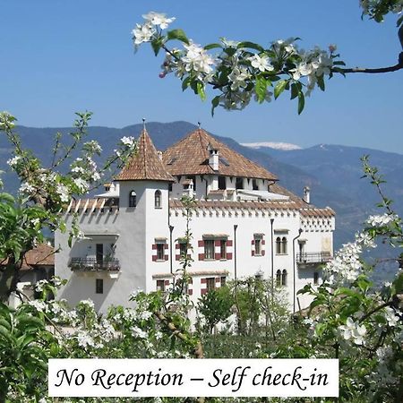 Apartments Schloss Paschbach Appiano Sulla Strada Del Vino Zewnętrze zdjęcie