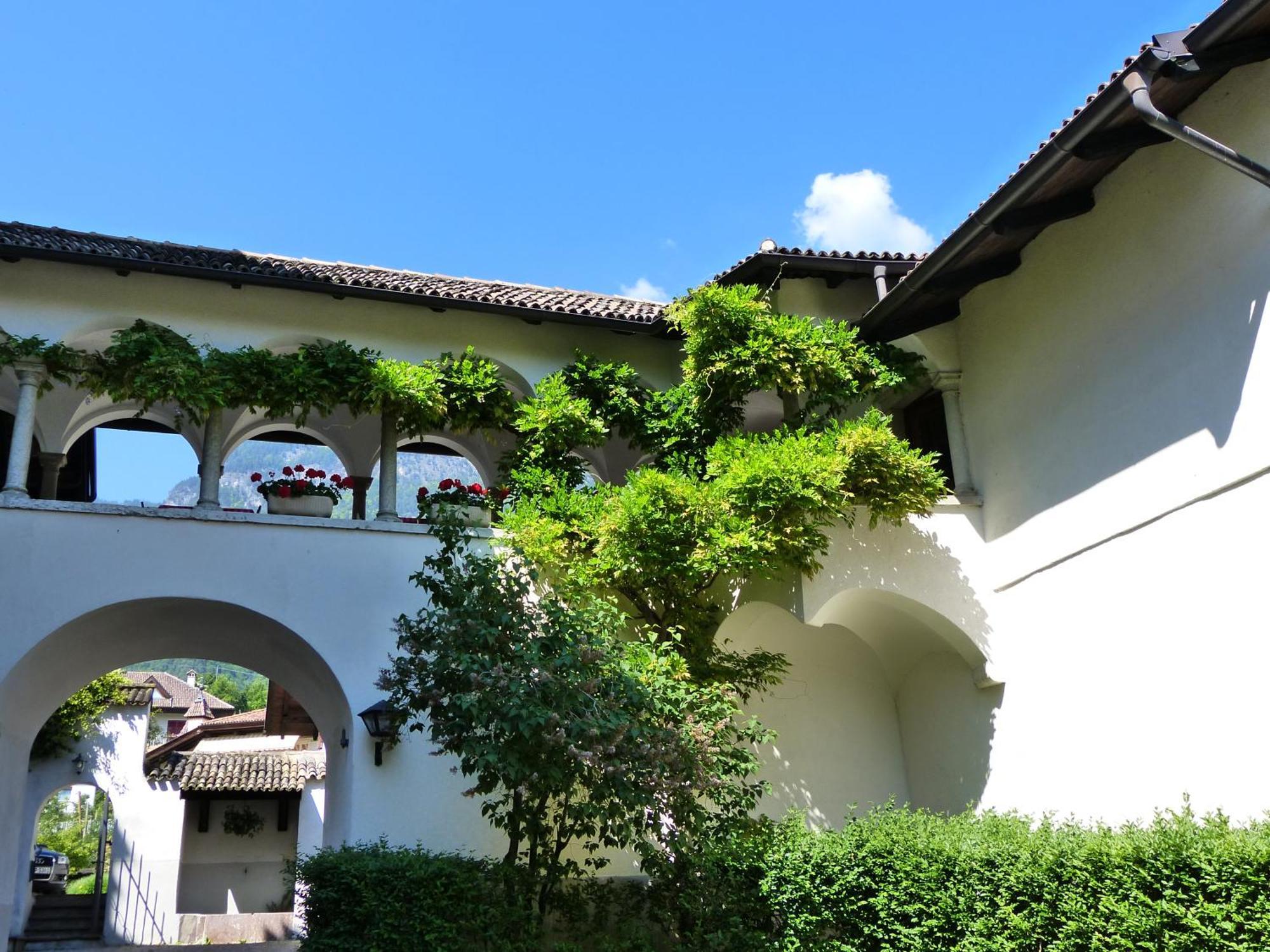 Apartments Schloss Paschbach Appiano Sulla Strada Del Vino Zewnętrze zdjęcie