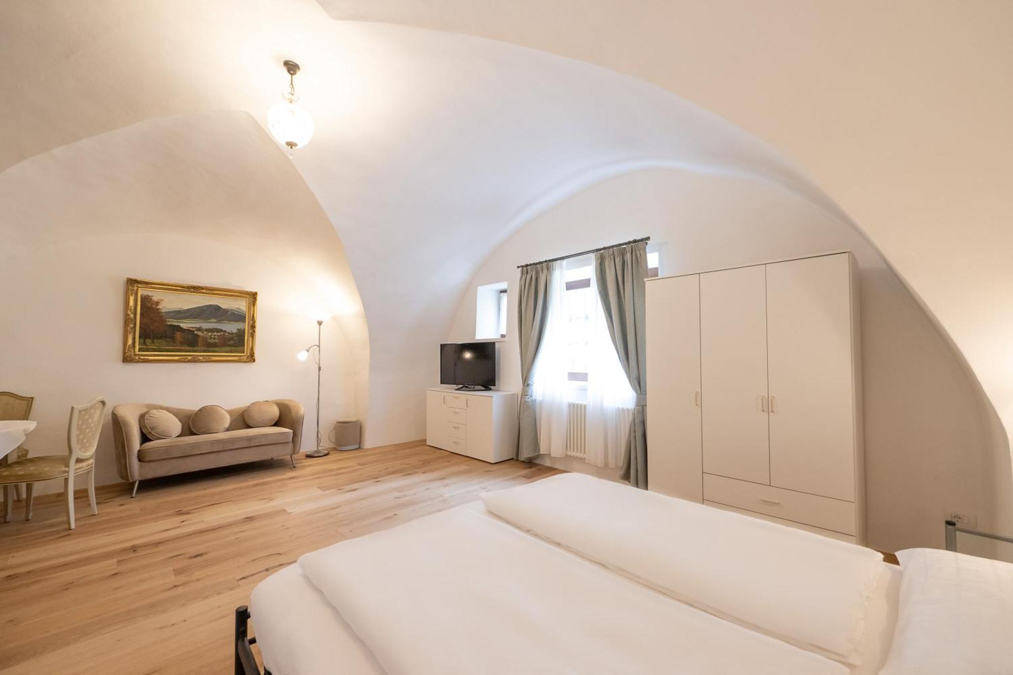 Apartments Schloss Paschbach Appiano Sulla Strada Del Vino Zewnętrze zdjęcie