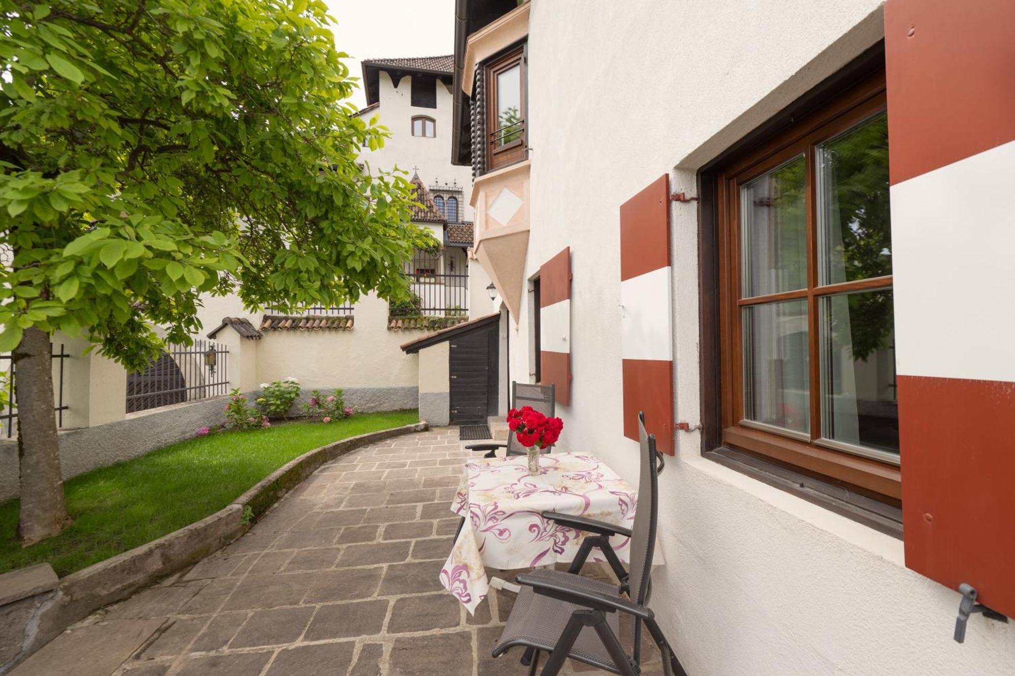 Apartments Schloss Paschbach Appiano Sulla Strada Del Vino Zewnętrze zdjęcie