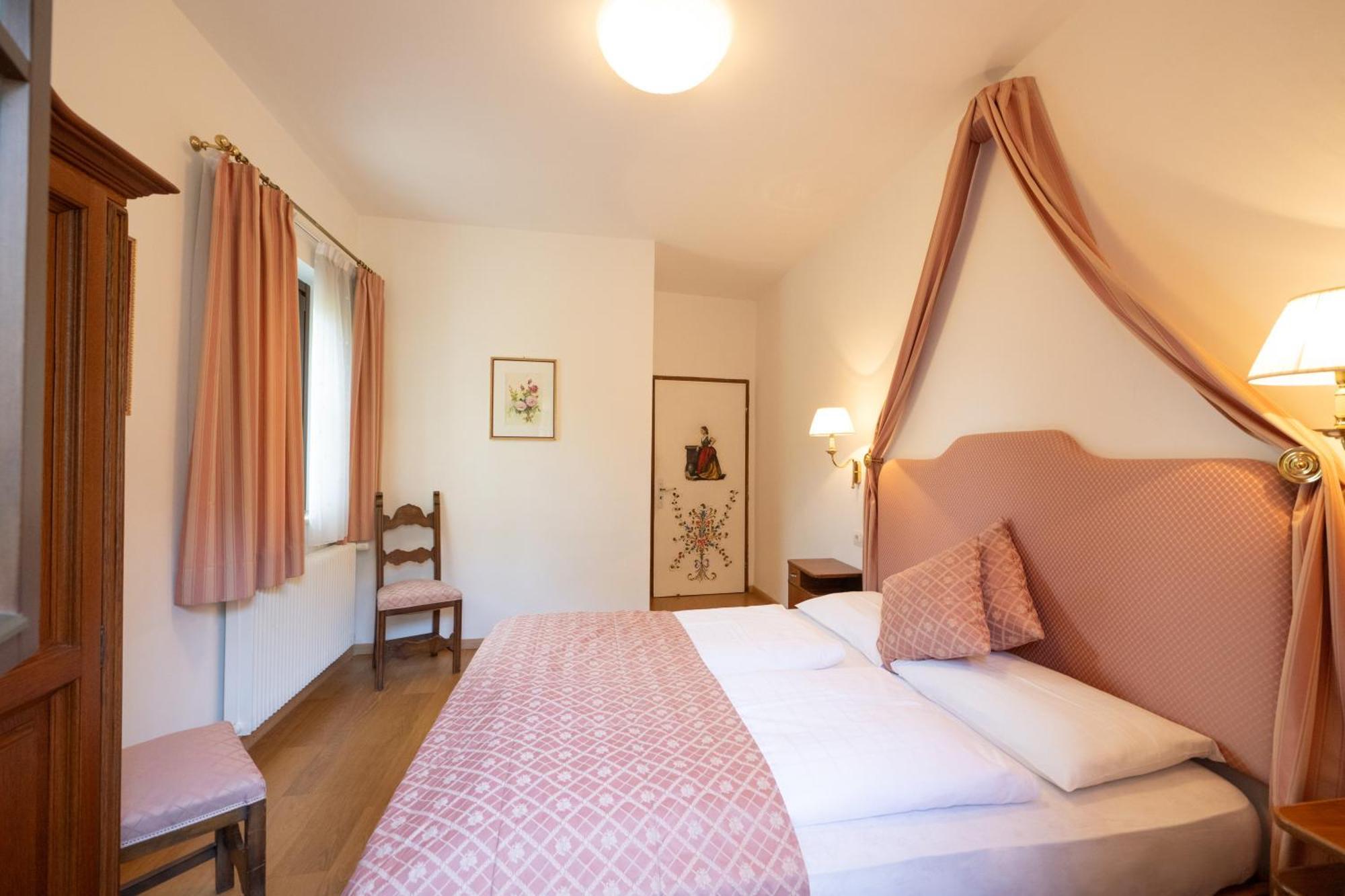 Apartments Schloss Paschbach Appiano Sulla Strada Del Vino Zewnętrze zdjęcie