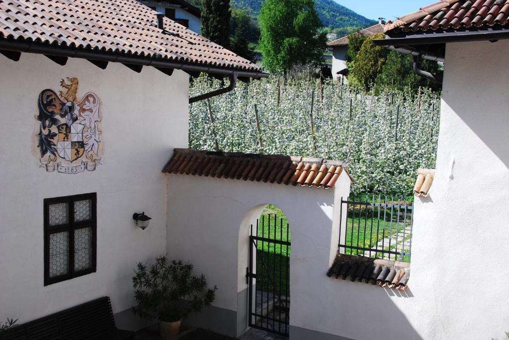 Apartments Schloss Paschbach Appiano Sulla Strada Del Vino Zewnętrze zdjęcie